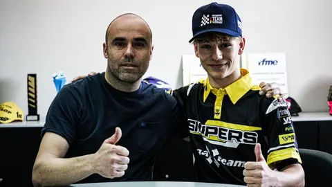 Fynn Kratochwil beim Team-News in Valencia, Spanien