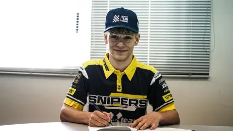 Fynn Kratochwil beim Team-News in Valencia, Spanien